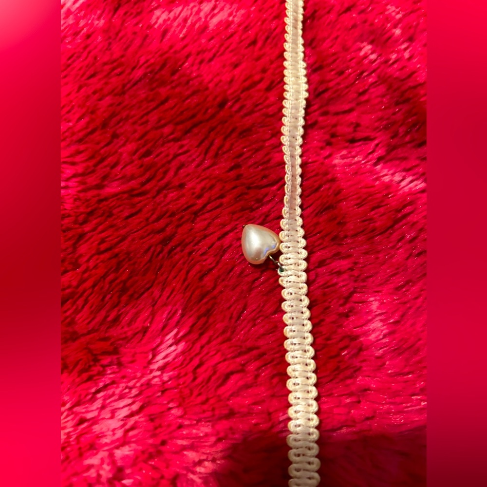 Pearl heart necklace choker